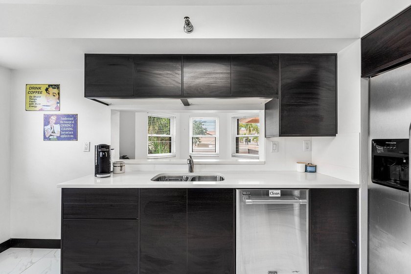SELLER WILL PAY CONDO DUES FOR BUYER FOR REMAINDER OF 2026!!! - photo 10