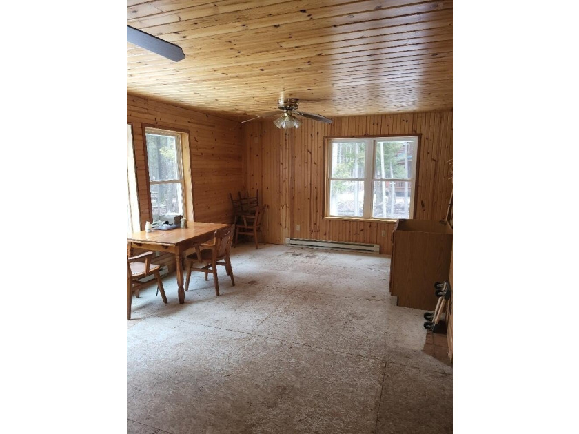 Rustic year round cottage nestled on 11.71 acres walking - photo 2