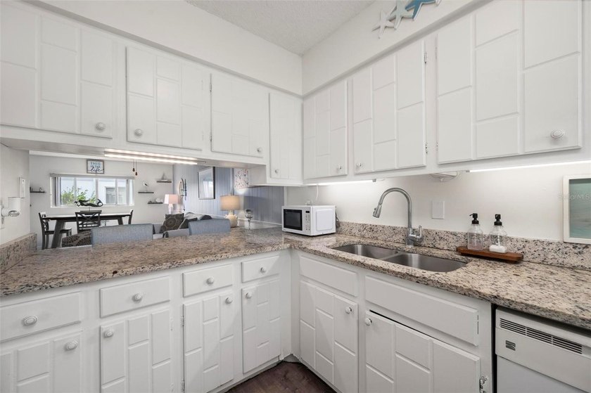 Beautiful 1-bedroom, 1-bath lower-level condo located in the - photo 8