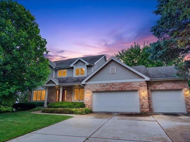 Welcome to this 4,126 sq ft home in desirable Seminole Hills - photo 3