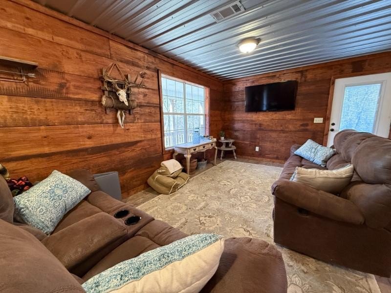 Sitting on a peaceful 24.37 just 1 mile off I22, this 2br/1ba - photo 5