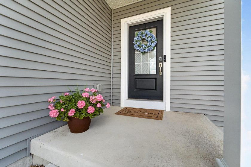 Bright, airy, and move-in ready, this stunning 4-bedroom ranch - photo 2
