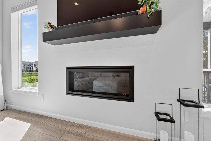 Bright, airy, and move-in ready, this stunning 4-bedroom ranch - photo 8