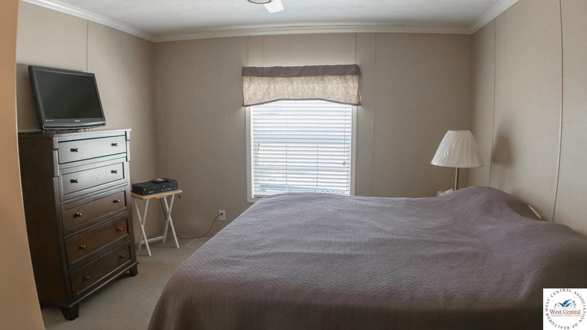 This charming 1,350 sq ft manufactured home sits on a permanent - photo 18