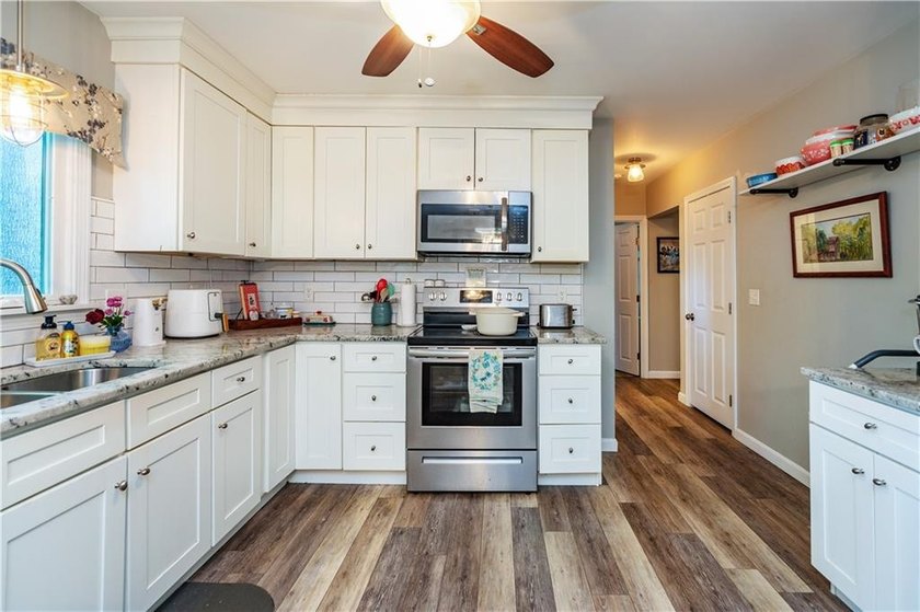 Unique Greenwood proper L shaped ranch with 100 percent interior - photo 19