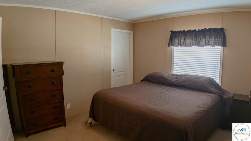 This charming 1,350 sq ft manufactured home sits on a permanent - photo 24
