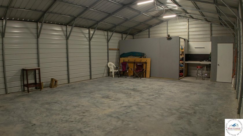 This charming 1,350 sq ft manufactured home sits on a permanent - photo 32