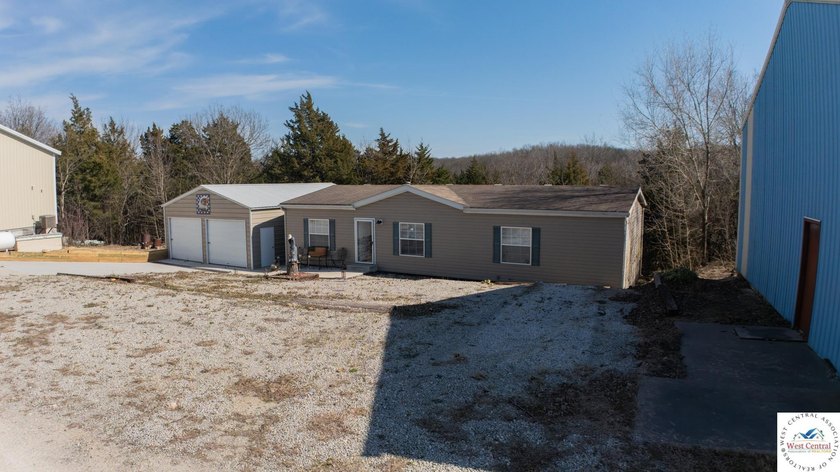 This charming 1,350 sq ft manufactured home sits on a permanent - photo 40