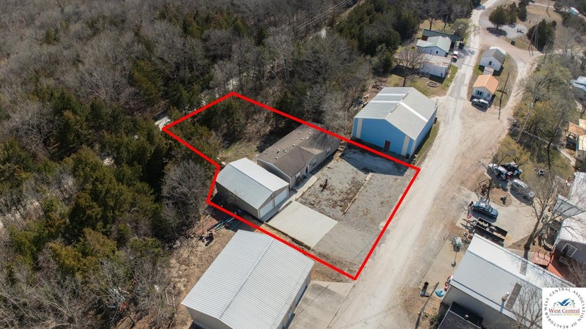 This charming 1,350 sq ft manufactured home sits on a permanent - photo 46
