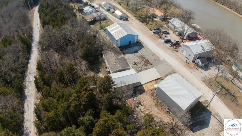 This charming 1,350 sq ft manufactured home sits on a permanent - photo 47