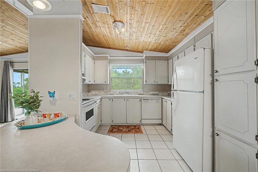 GREAT LOCATION - OWN YOUR LAND! Discover comfort, convenience - photo 3