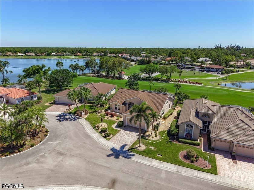 Exceptional south-facing POOL HOME on a quiet cul-de-sac - photo 3