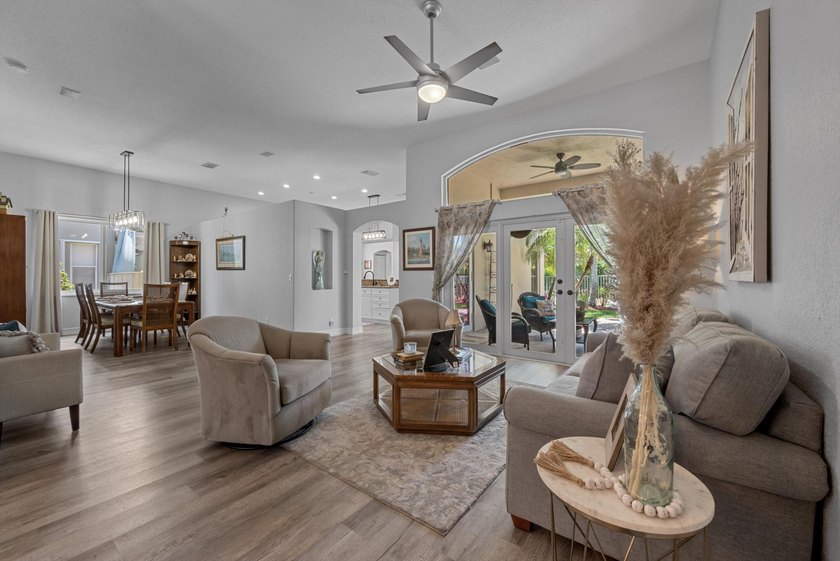 BETTER THAN NEW! Beautifully upgraded 4BR/2.5BA home in Oakmont - photo 13