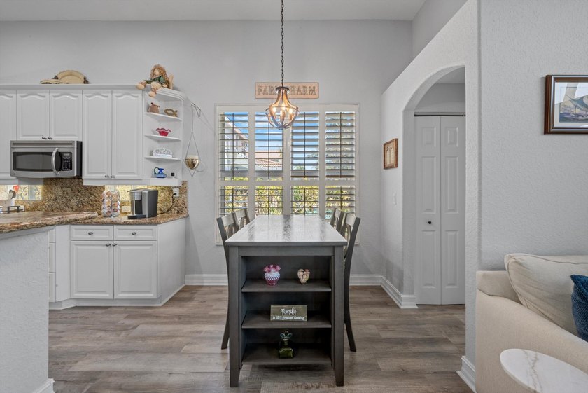 BETTER THAN NEW! Beautifully upgraded 4BR/2.5BA home in Oakmont - photo 15
