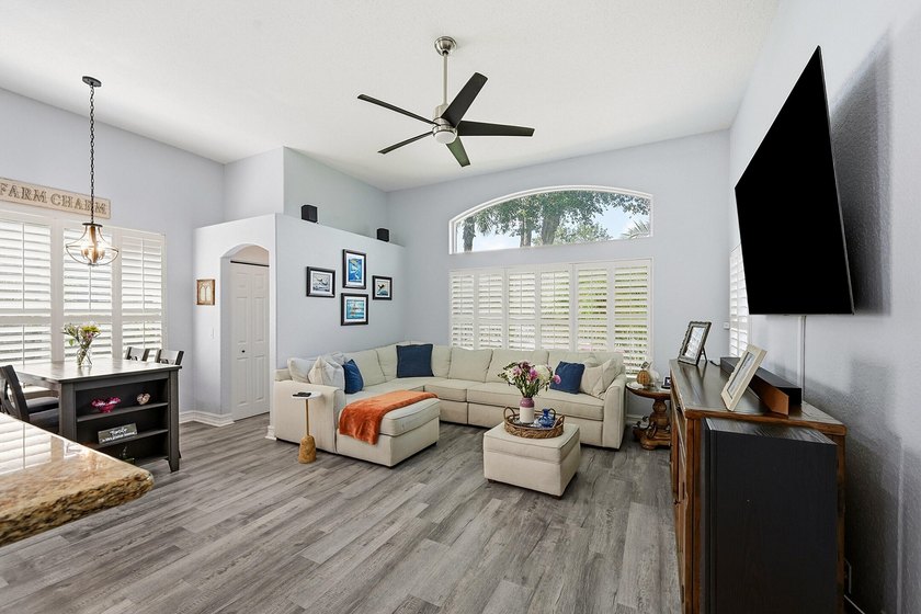 BETTER THAN NEW! Beautifully upgraded 4BR/2.5BA home in Oakmont - photo 26