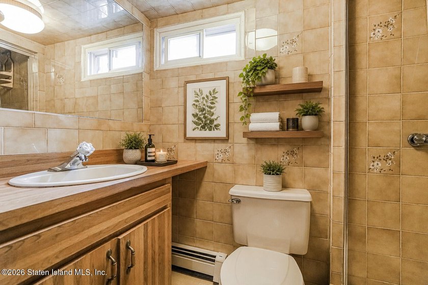 Welcome to 40 Minna Street! This spacious 2-family home features - photo 33