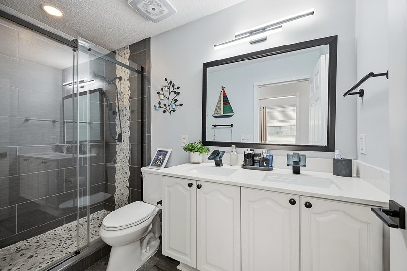 BETTER THAN NEW! Beautifully upgraded 4BR/2.5BA home in Oakmont - photo 45
