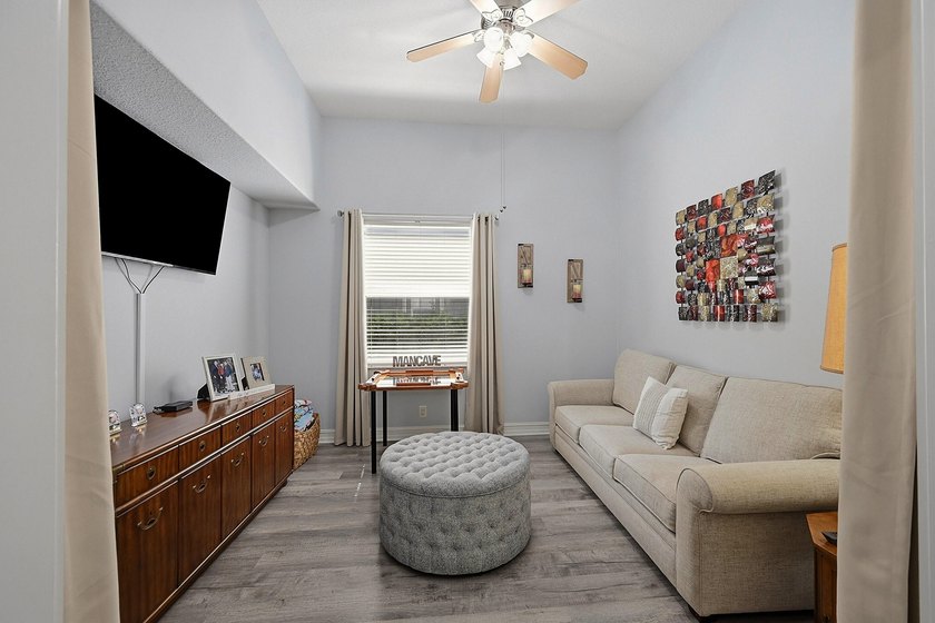 BETTER THAN NEW! Beautifully upgraded 4BR/2.5BA home in Oakmont - photo 49