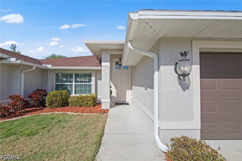 Enjoy living the southwest Florida lifestyle in this immaculate - photo 4