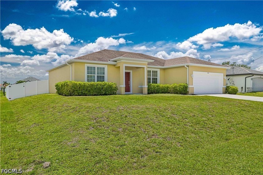 Well-maintained 3-bedroom plus den, 2-bath home offering 1,777 - photo 3
