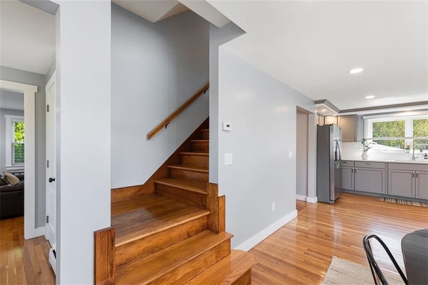 Welcome to this beautifully maintained 4-bedroom, 1.5-bath home - photo 25