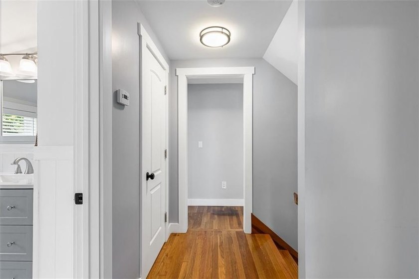 Welcome to this beautifully maintained 4-bedroom, 1.5-bath home - photo 27