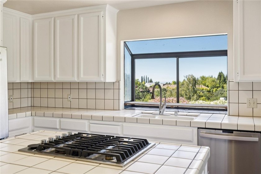 A rare opportunity in prestigious Los Altos Hills, 27220 - photo 32
