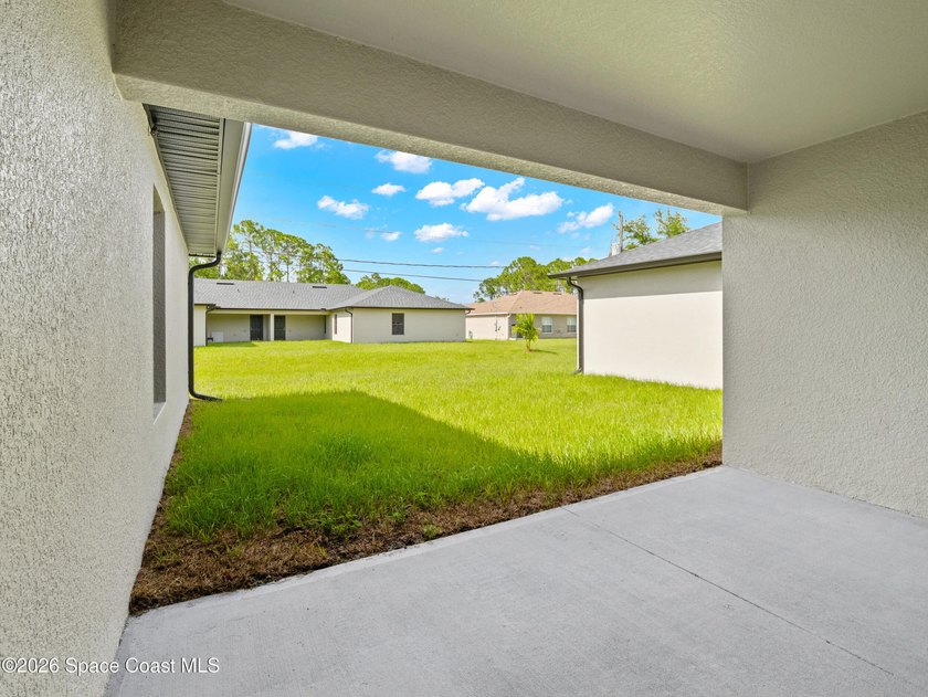Brand-new contemporary duplex with no HOA, offering the perfect - photo 32