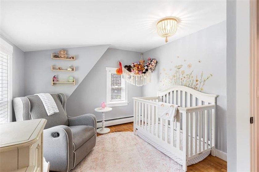 Welcome to this beautifully maintained 4-bedroom, 1.5-bath home - photo 32