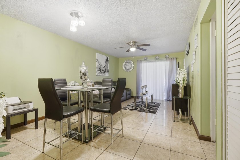 Charming 2-bed, 1-bath first-floor condo with a peaceful garden - photo 7