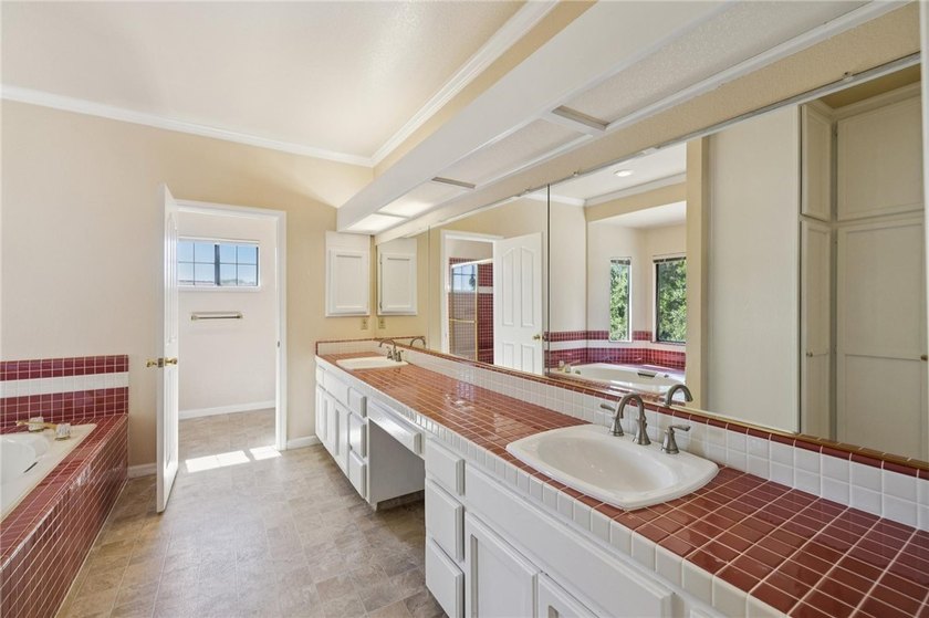 A rare opportunity in prestigious Los Altos Hills, 27220 - photo 39