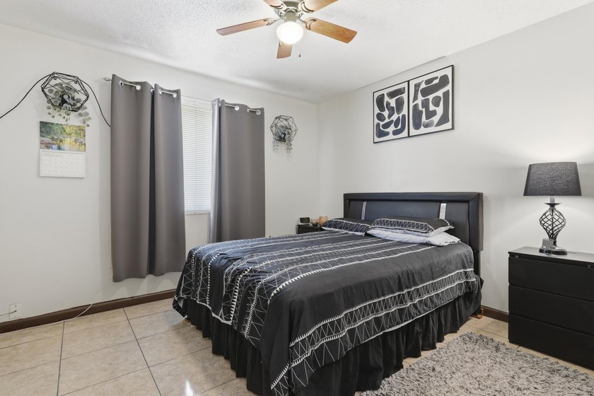 Charming 2-bed, 1-bath first-floor condo with a peaceful garden - photo 9