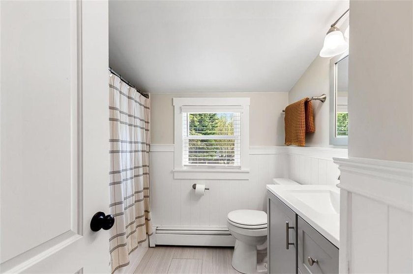 Welcome to this beautifully maintained 4-bedroom, 1.5-bath home - photo 39