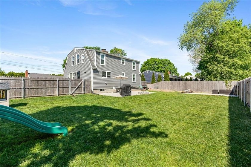 Welcome to this beautifully maintained 4-bedroom, 1.5-bath home - photo 45