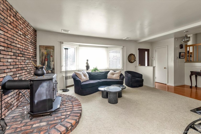Welcome to this Beautifully Maintained Split-level Home in - photo 3