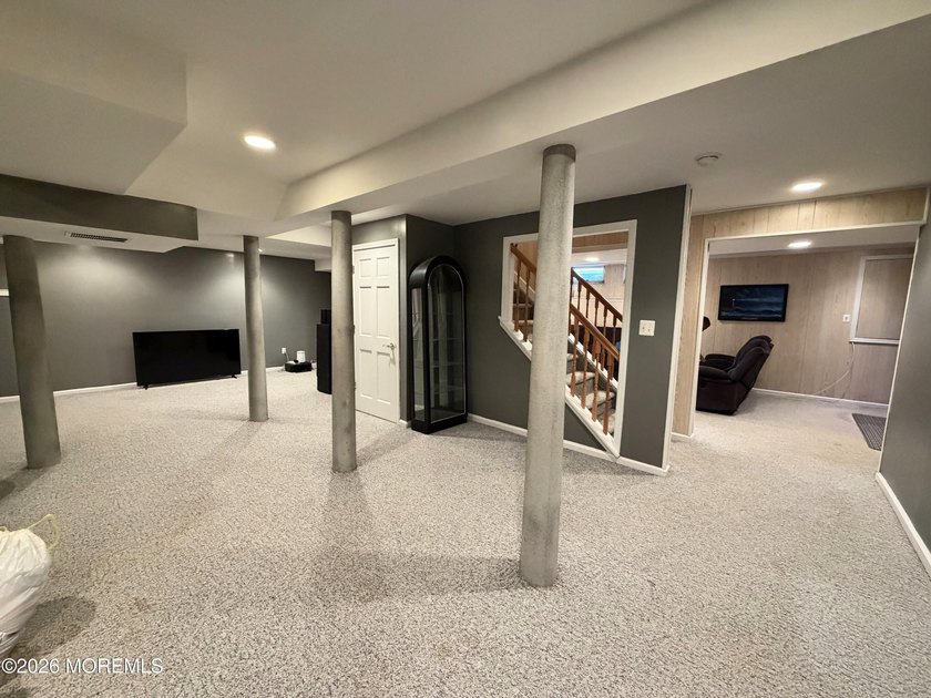 BACK ON THE MARKET- This 4-bedroom, 2.5 bath Center hall - photo 11