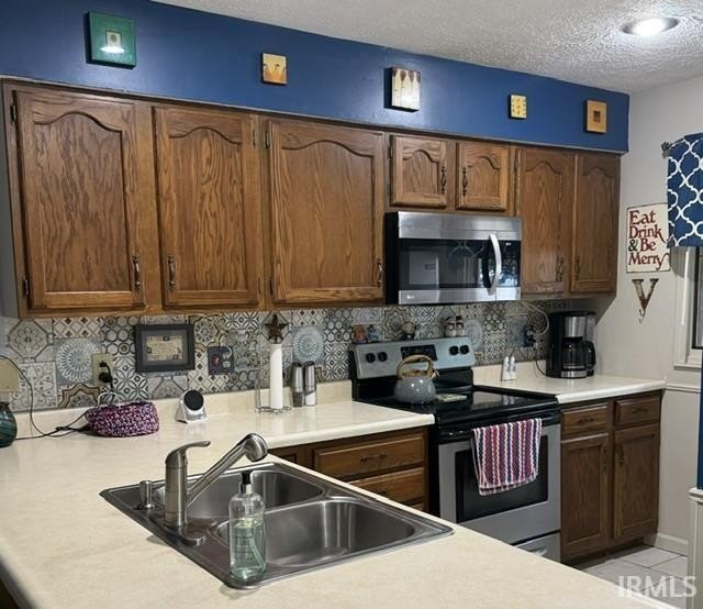 A rare find at Eagle pointe a ground level Waters Edge unit with - photo 8