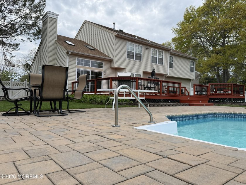 BACK ON THE MARKET- This 4-bedroom, 2.5 bath Center hall - photo 26