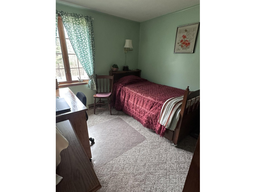 Welcome to 324 Hanson Road located just on the border of - photo 31