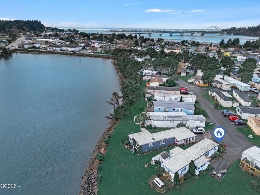 STUNNING BAY VIEWS! Enjoy your private picnic area overlooking - photo 5