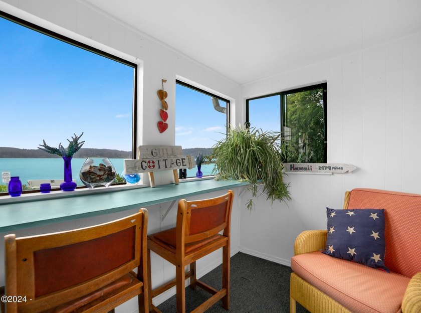 STUNNING BAY VIEWS! Enjoy your private picnic area overlooking - photo 9