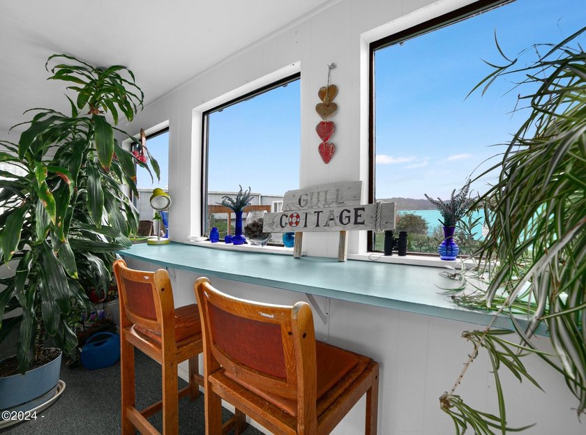 STUNNING BAY VIEWS! Enjoy your private picnic area overlooking - photo 10