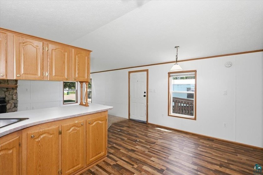 PRICED TO SELL! Affordable one level living in Vintage Acres! - photo 4