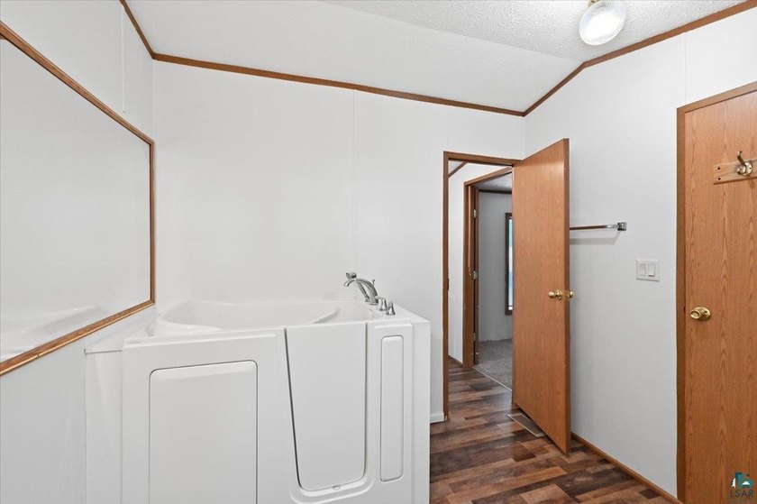 PRICED TO SELL! Affordable one level living in Vintage Acres! - photo 8