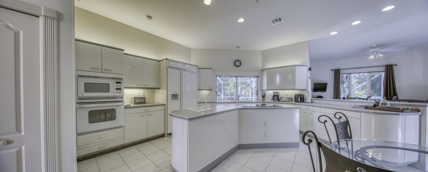 Experience exceptional waterfront living in this stunning - photo 12