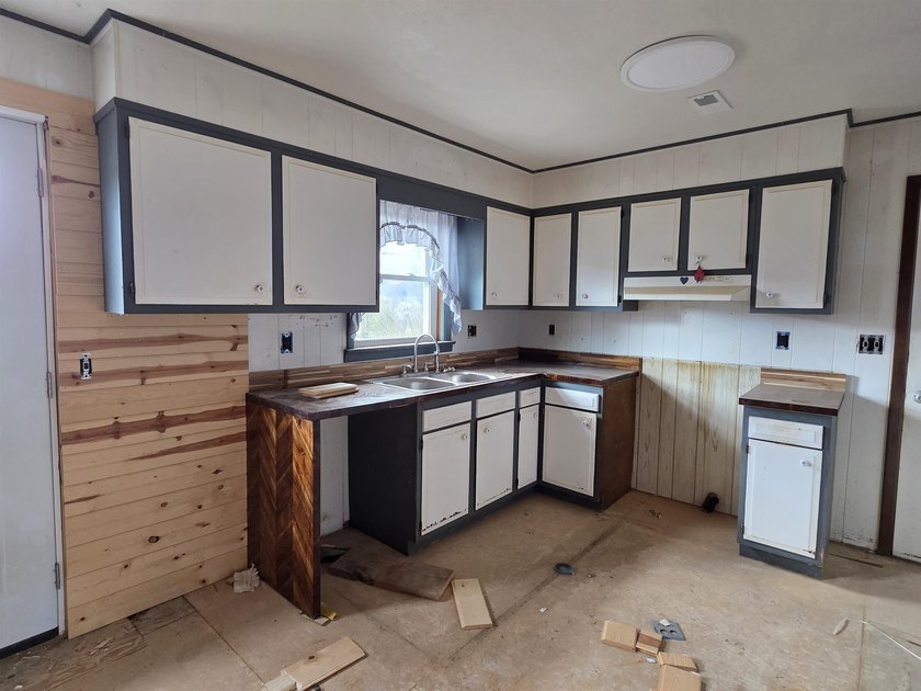 Remodeling has already begun on this charming home, offering a - photo 3