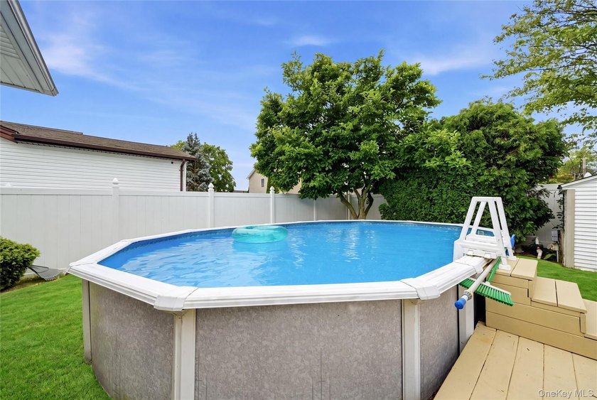 NO NEED TO STALK ZILLOW ANYMORE...YOU FOUND THE ONE RIGHT HERE - photo 34
