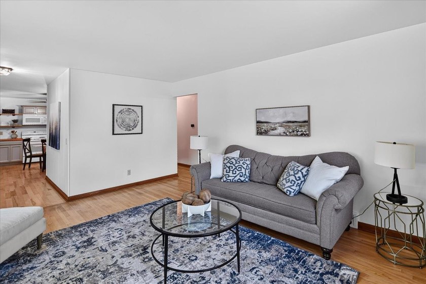 Incredible value awaits the new owner of this Northside ranch - photo 9