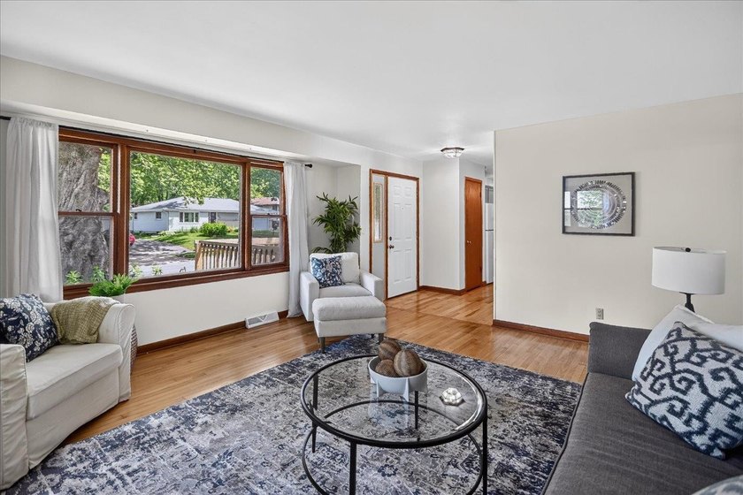 Incredible value awaits the new owner of this Northside ranch - photo 10