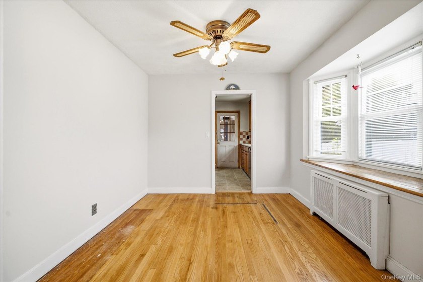Welcome home to this charming Cape Cod featuring 4 spacious - photo 6